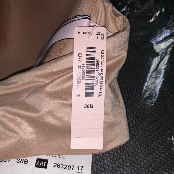 Victoria’s Secret, Body by Victoria, Perfect Coverage, lightly lined bra. 38B - Picture 4 of 5